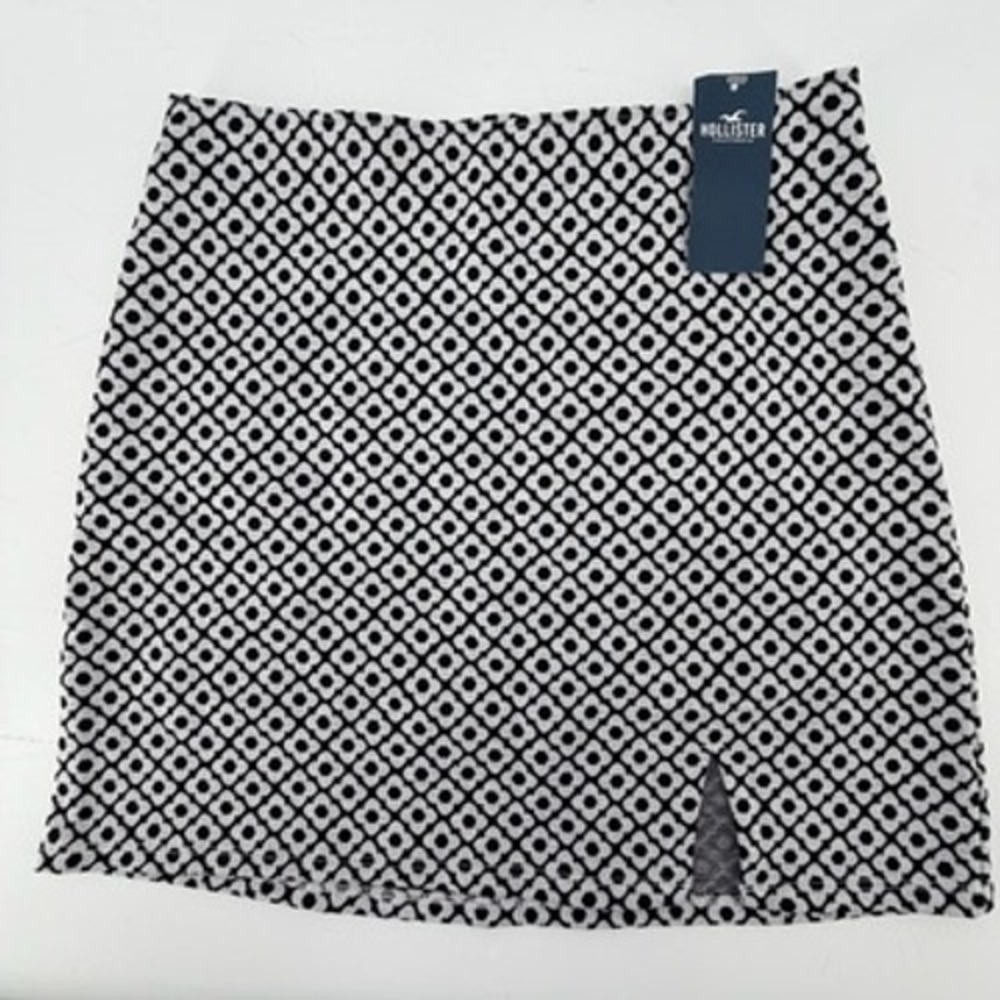 Hollister High Rise Mini Skirt Black White Geometric Floral Slit XS NEW